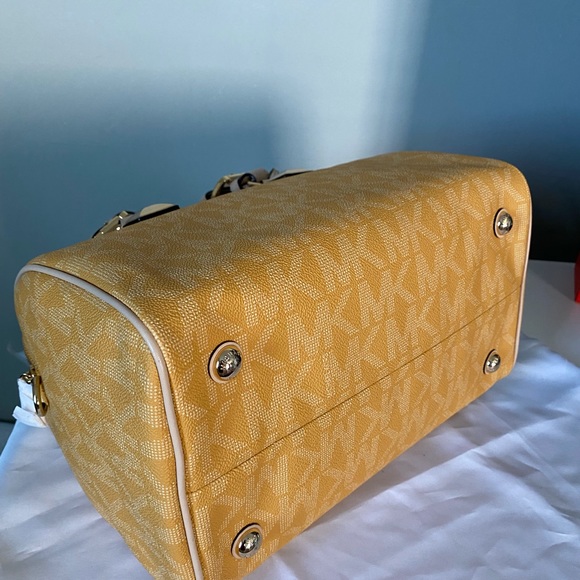 Michael Kors Grayson satchel with matching wallet - Picture 11 of 11